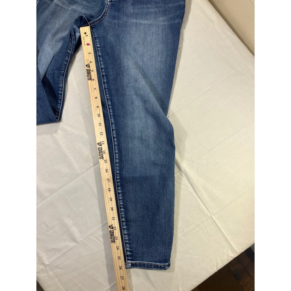 Maurices EverFlex High Rise Jeans Size 16 Short Blue Wash‎ Denim - Picture 4 of 6